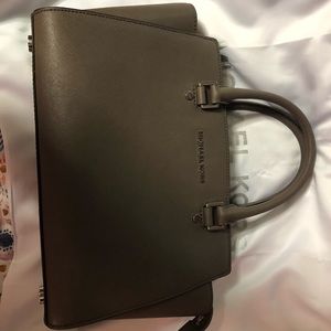 Michael kors purse ONLY